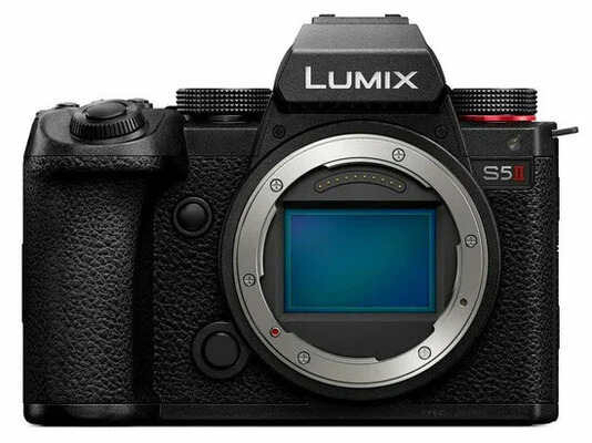 Лучшие камеры для блогера в 2024 году 6 Panasonic Lumix S5 II